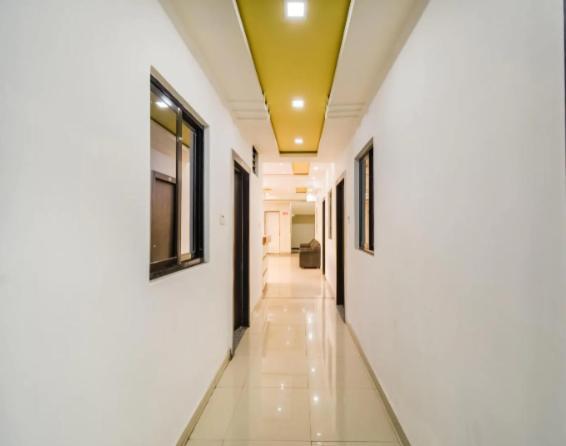 Amber Hotel Barmer Екстериор снимка